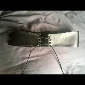 Deandri Brace Belt